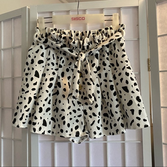 Boohoo Cow Print Shorts - Picture 2 of 10